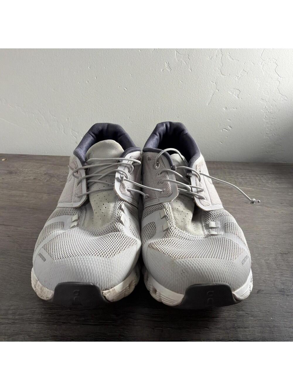 On Cloud 5 Running Shoes Mens Size 10.5 Gray White Lightweight Sneakers Cushion - Picture 2 of 5